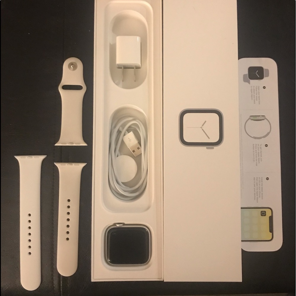 Apple watch 4. Alum., ceramic, 44mm, white, Xmas 2021. Worn twice, deactivated.